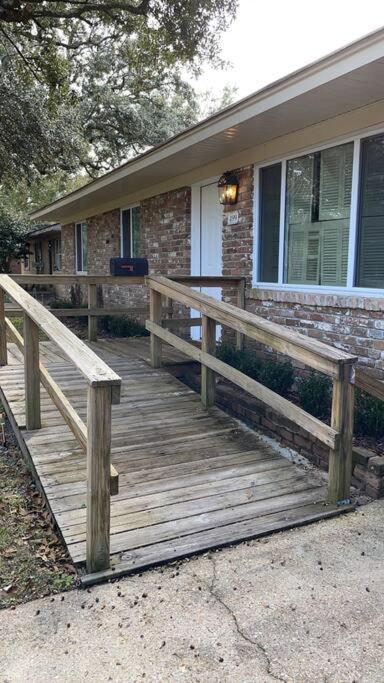Feels Like Home Escape, 1/2 Mile To Beach Gulfport Exterior foto