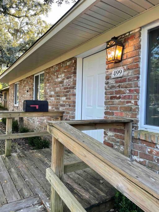 Feels Like Home Escape, 1/2 Mile To Beach Gulfport Exterior foto