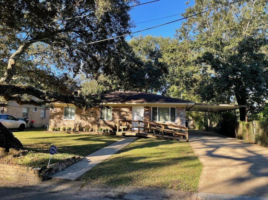 Feels Like Home Escape, 1/2 Mile To Beach Gulfport Exterior foto