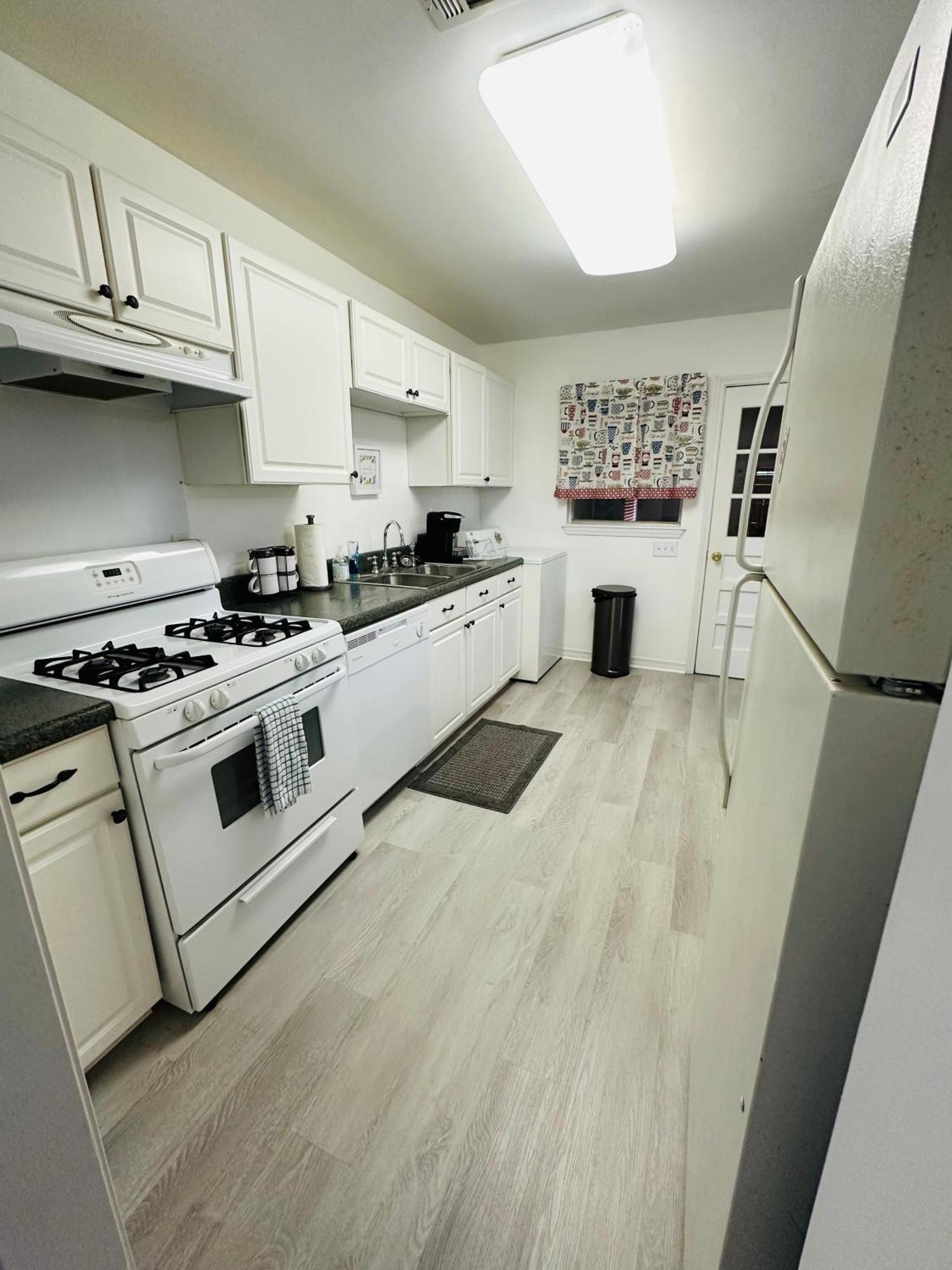 Feels Like Home Escape, 1/2 Mile To Beach Gulfport Exterior foto